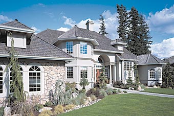 Milgard Ultra® Series Awning Windows Consistent, equal sight lines create a traditional wood look.