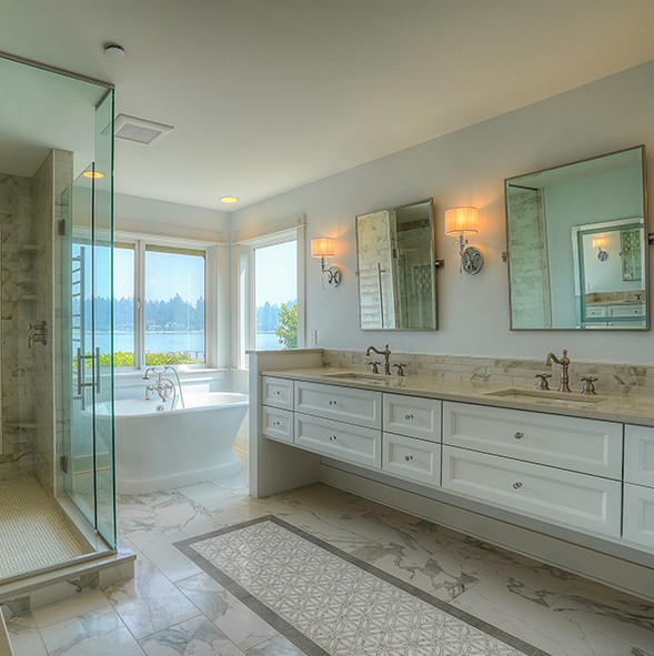 Milgard Tuscany Vinyl Window Bringing Natural Light Into a Bathroom